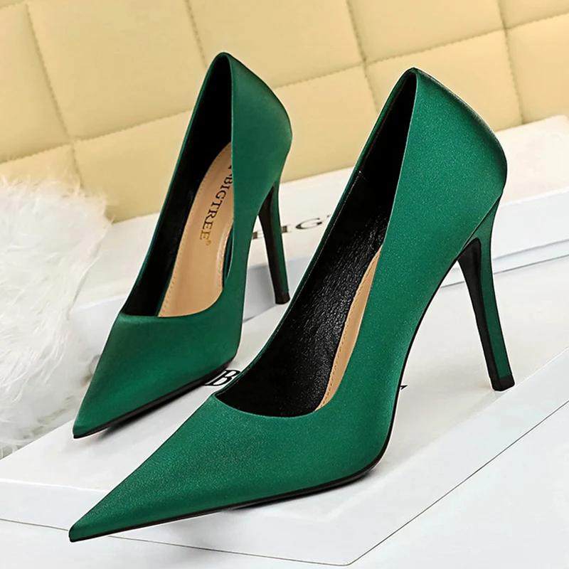 

2022 Elegant Women Green 10cm High Heels Silk Pumps Scarpins Pink Gold Stiletto Heels Female Plus Size Wedding Bridal Prom Shoes