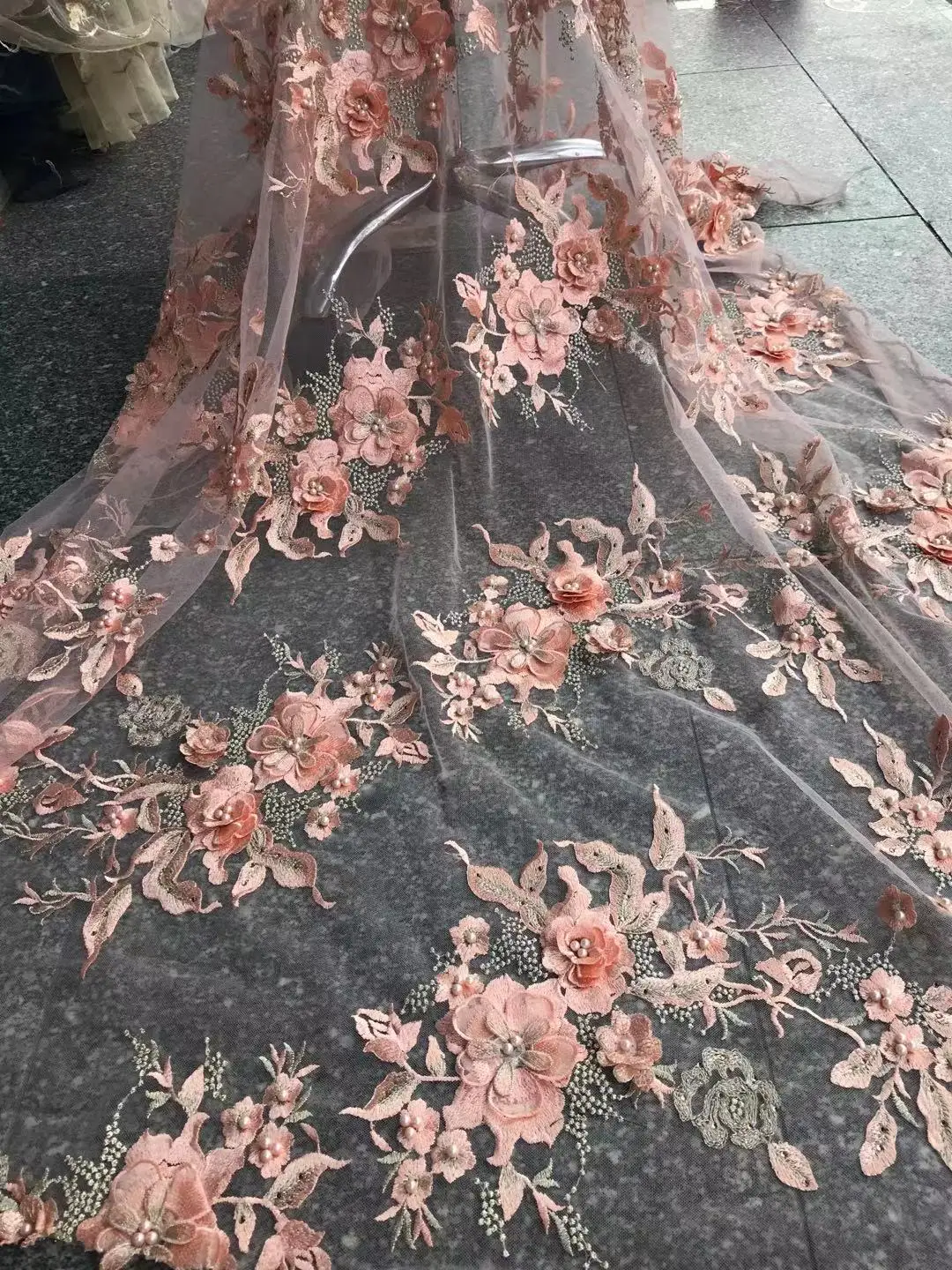 

Beautiful handmade 3D three-dimensional applique bead tulle embroidery, good quality and price, ladies skirt