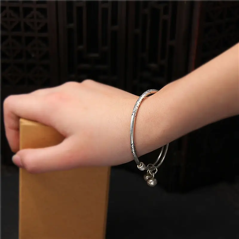

Chiang Mai Handmade Gossip Tai Chi Fish Bell Charm Bracelet Elegant and Exquisite Vintage Ladies High Jewelry