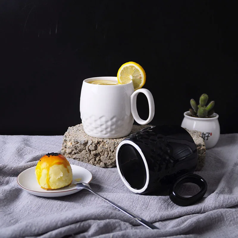 Черные и белые керамические кофейные кружки ананаса, золотая ручка кружки кофейная чашка для завтрака молочные чашки, парная кружка чашка для кофе воды