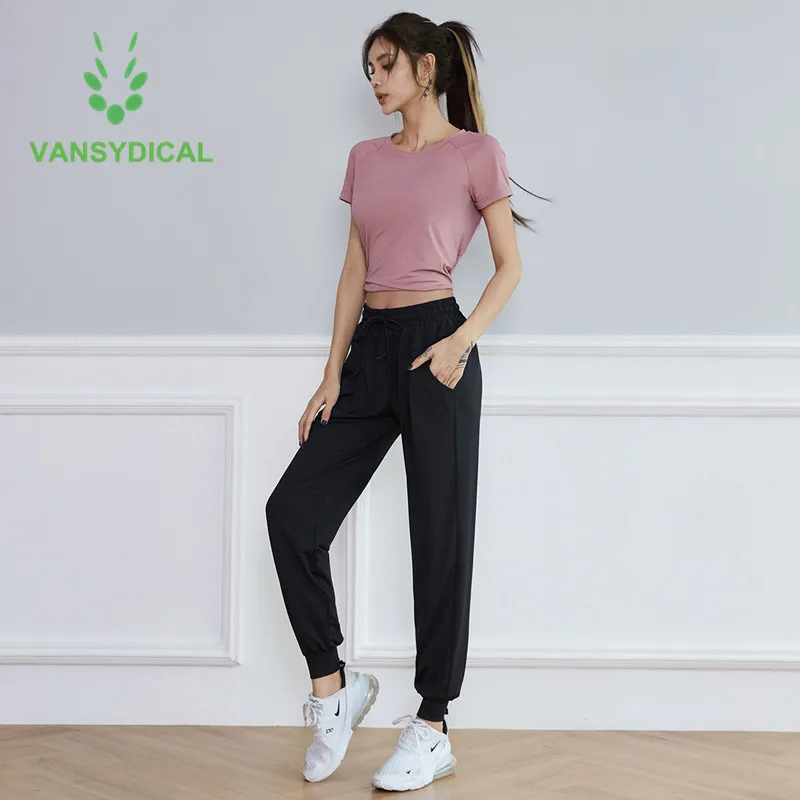 2021 новые кроссовки спортивный костюм для женщин тренажерный зал набор одежды