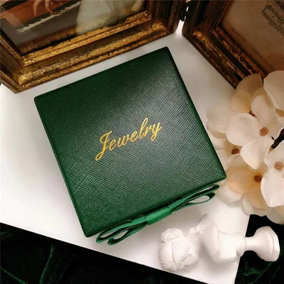 

Earrings, Bracelets, Necklaces, Rings, Brooches, General Jewelry Boxes, High-End Exquisite Jewelry Boxes, Holiday Gifts As Stand
