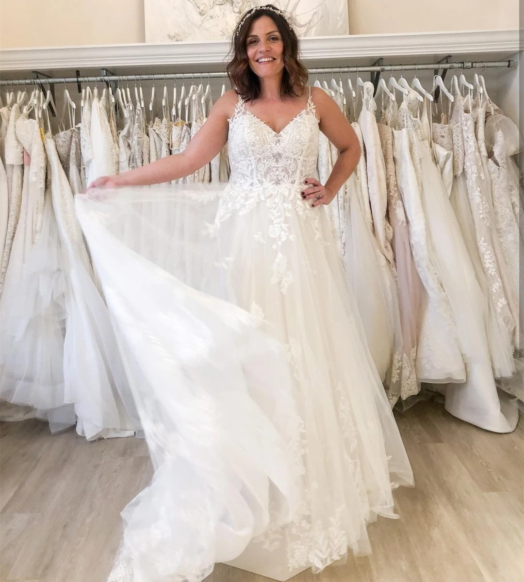 

2022 Elegant Sweetheart Lace Appliques Wedding Dresses Backless Sleeveless Charming Plus Size Tulle Vestido de Noiva