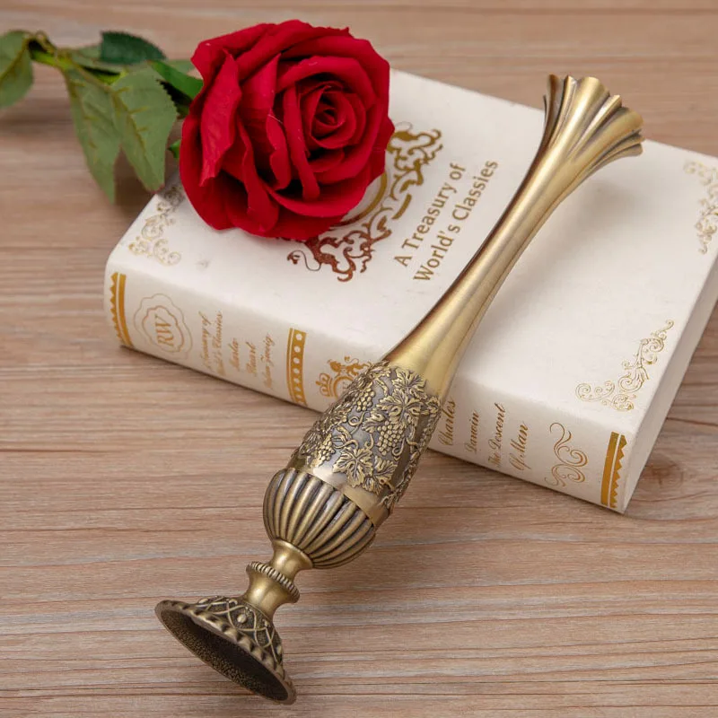 

Metal vase originality European style vintage bronze grapevine table decoration flower vase ornaments