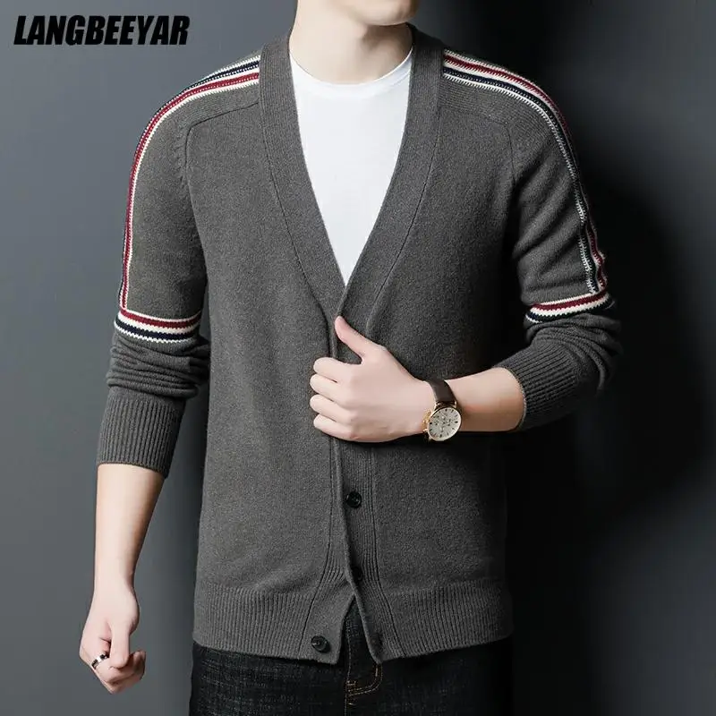 

Top Grade New Autum Luxury Fashion Knit V Neck Cardigan Trendy Striped Knit Sweater Mens Casual Cool Coats Jacket Men Clothing