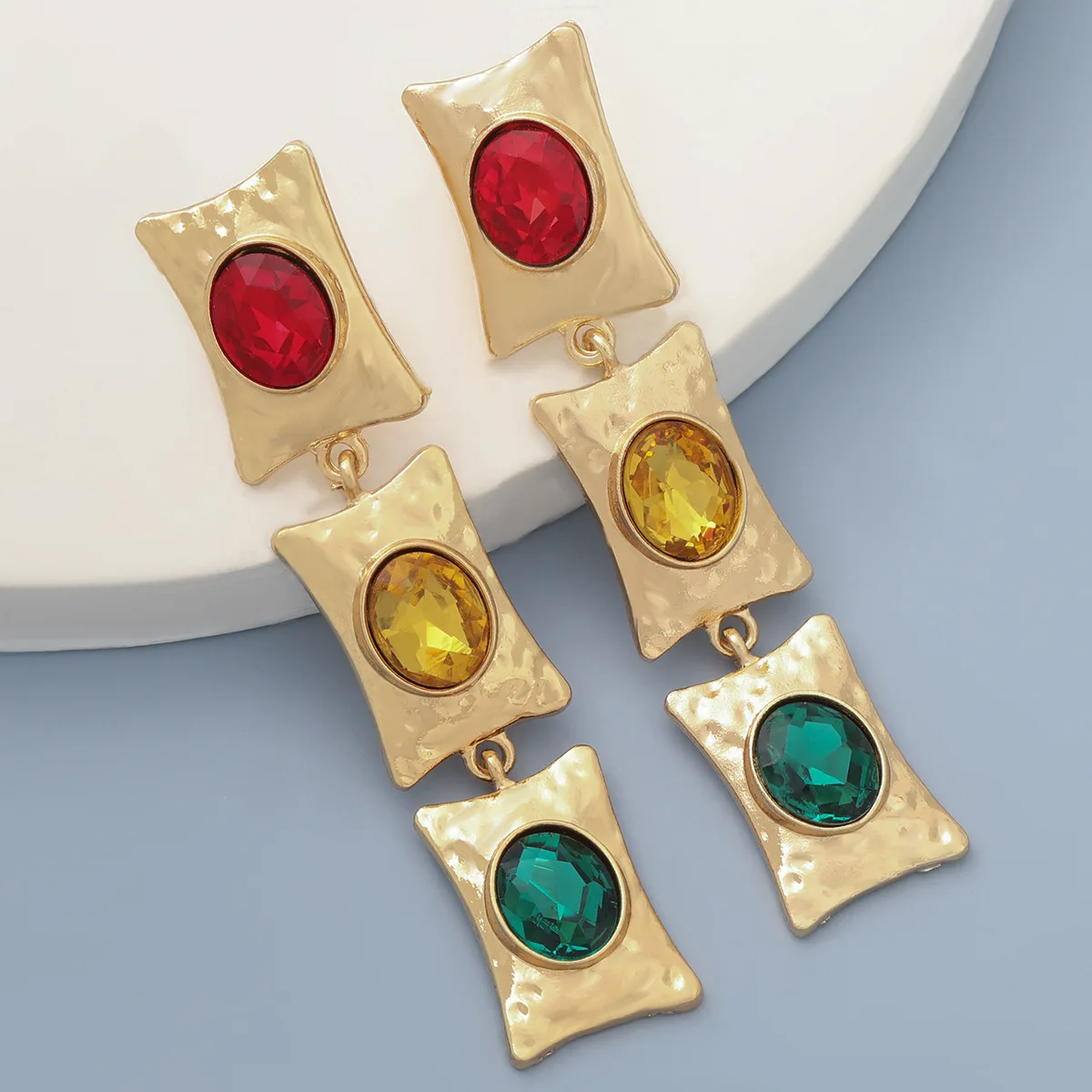 

Golden Exaggerated Pendant Earrings Red Green Rhinestone Crystal Earrings For Women’s Trend Gift Vintage Palace Baroque Jewelry