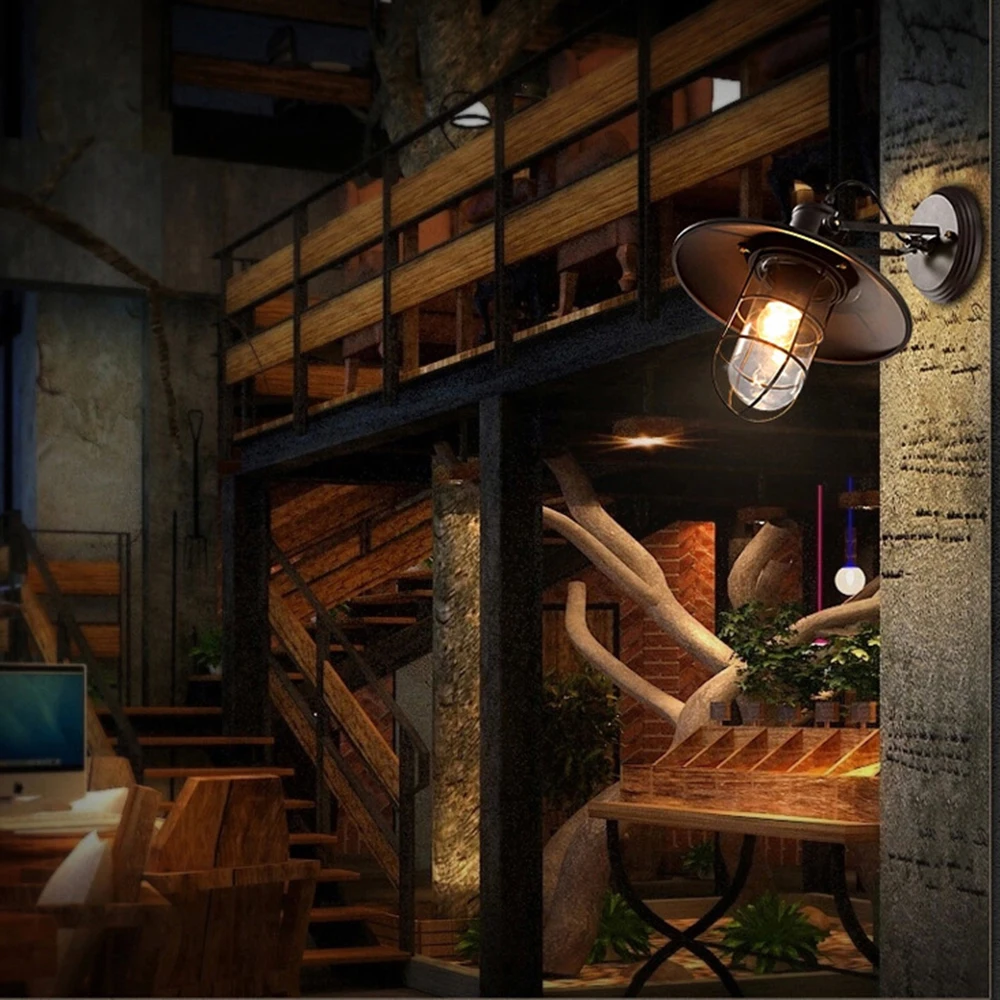 Винтажный промышленный настенный светильник со стеклянным абажуром черный