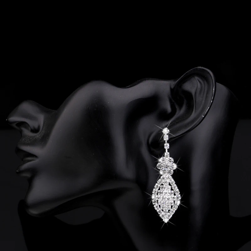 Женские свадебные серьги подвески TREAZY Серебристые Длинные с кристаллами