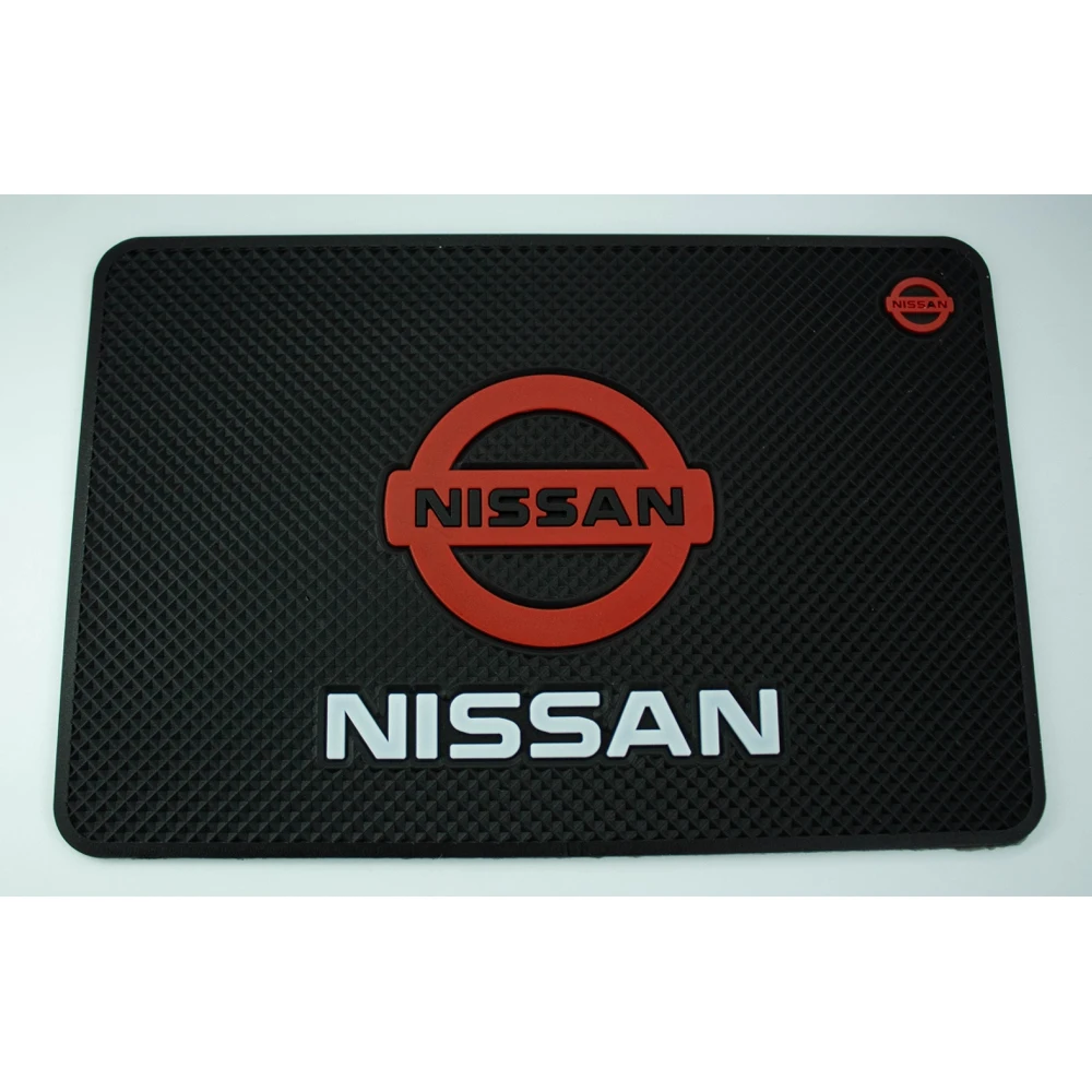 Коврик противоскользящий на приборную панель c логотипом Nissan / торпедо