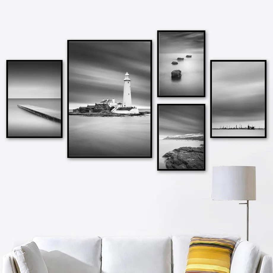 Черно-белая картина Маяк остров камень морской пляж настенное искусство на