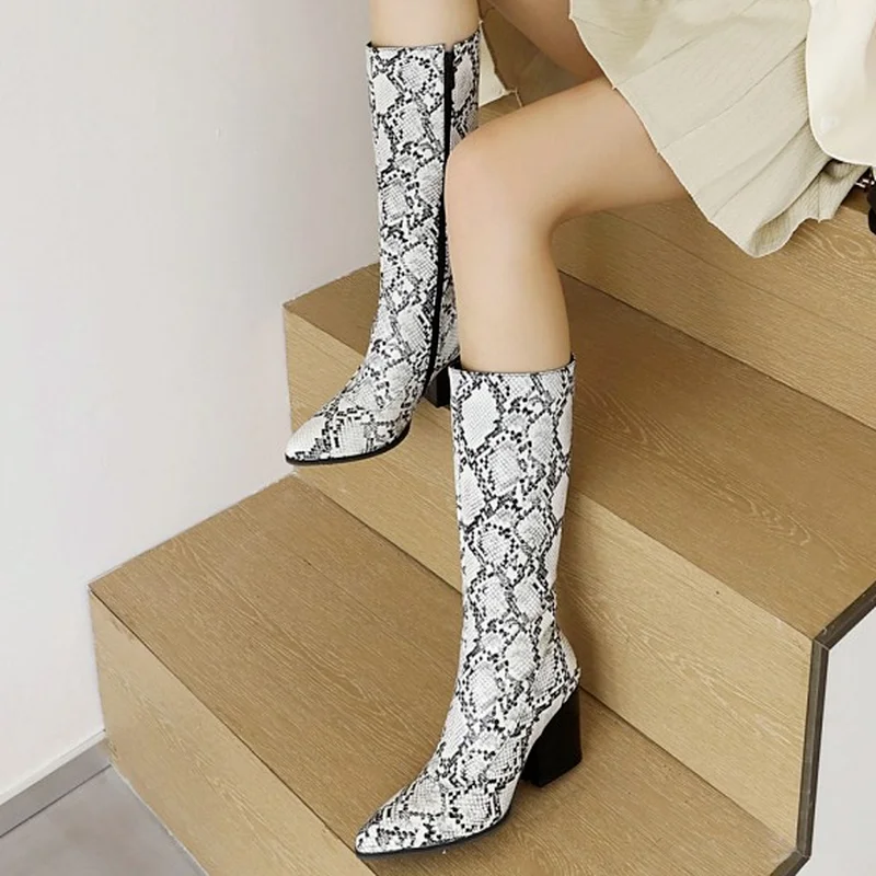 

Женские ботинки на высоком массивном каблуке, Размеры 35-46