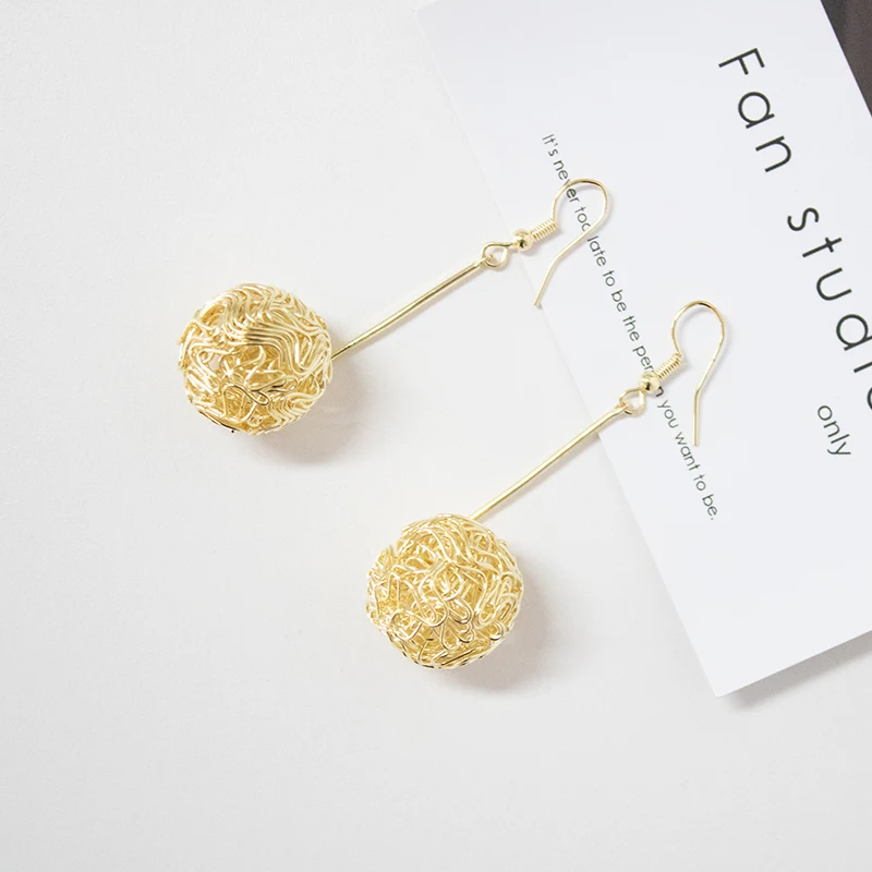 

Fashion Long Earrings Ball Geometric Earrings for Women Hanging Dangle Earrings Drop Gold Earrings Modern Earrings Jewelry