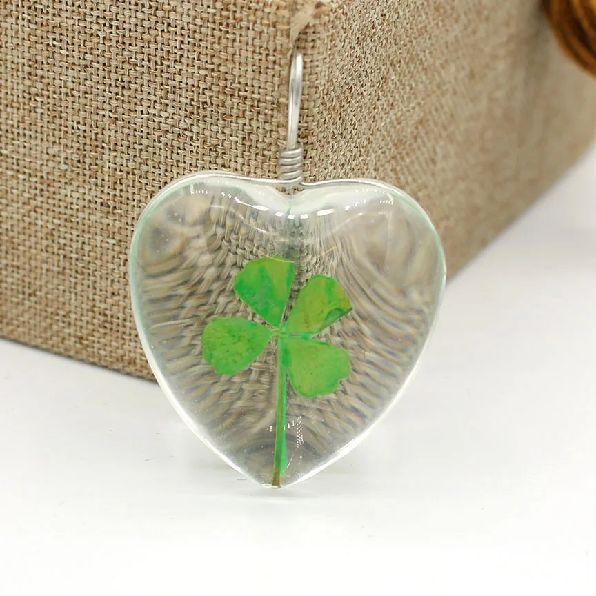 Натуральный четырехлистный клевер образец в форме сердца стеклянный кулон