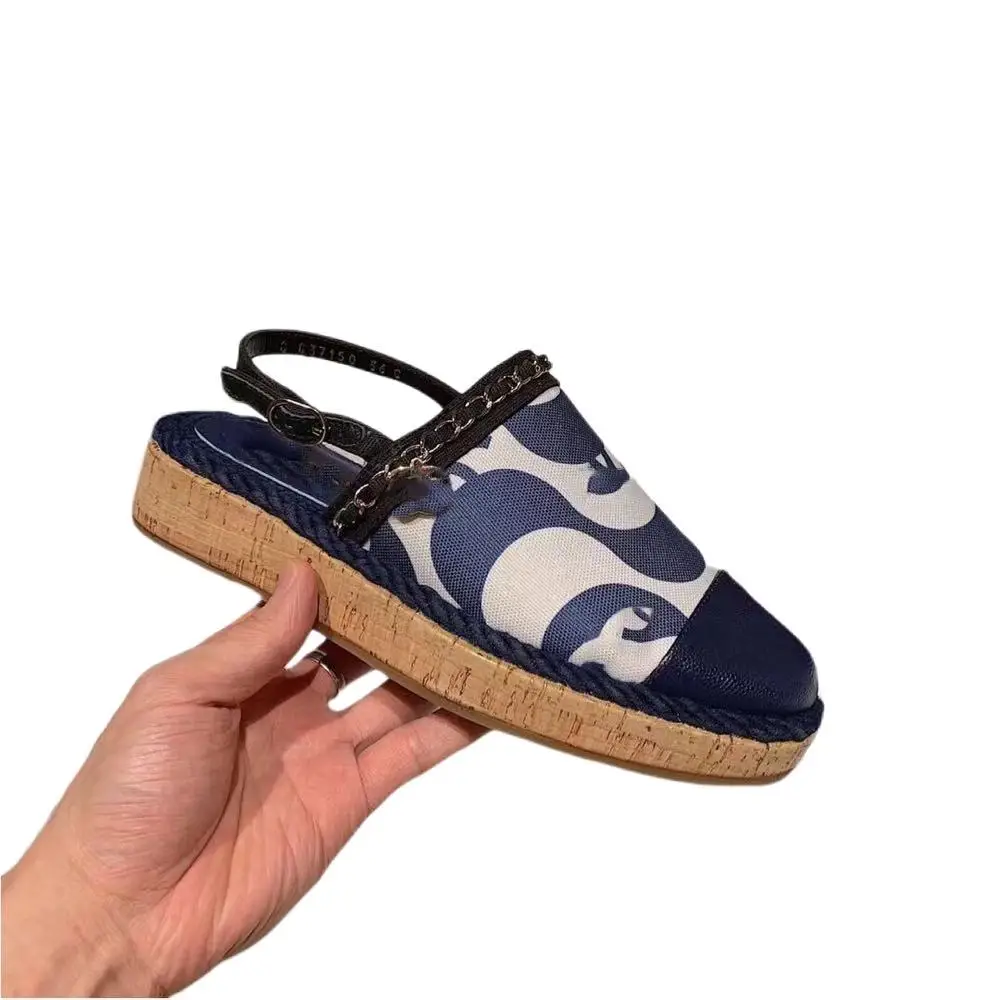 

Summer Design fashion Sandal top Quality beautiful Luxurys Designers Shoes Square comfortable Toe Heel Strange Style Slippers