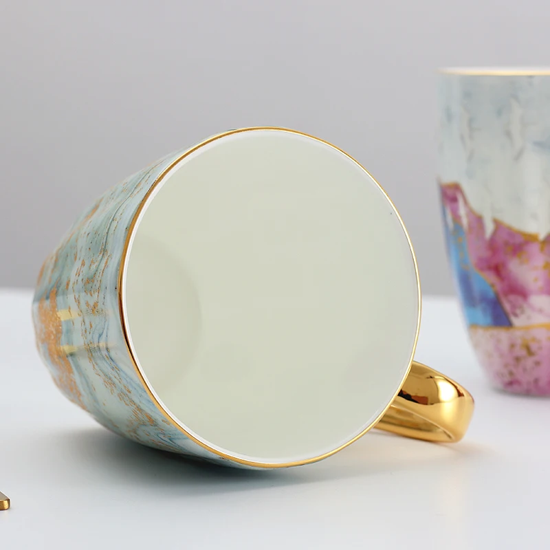 Фарфоровая чашка кофейная из костяного фарфора керамический напиток подарок на