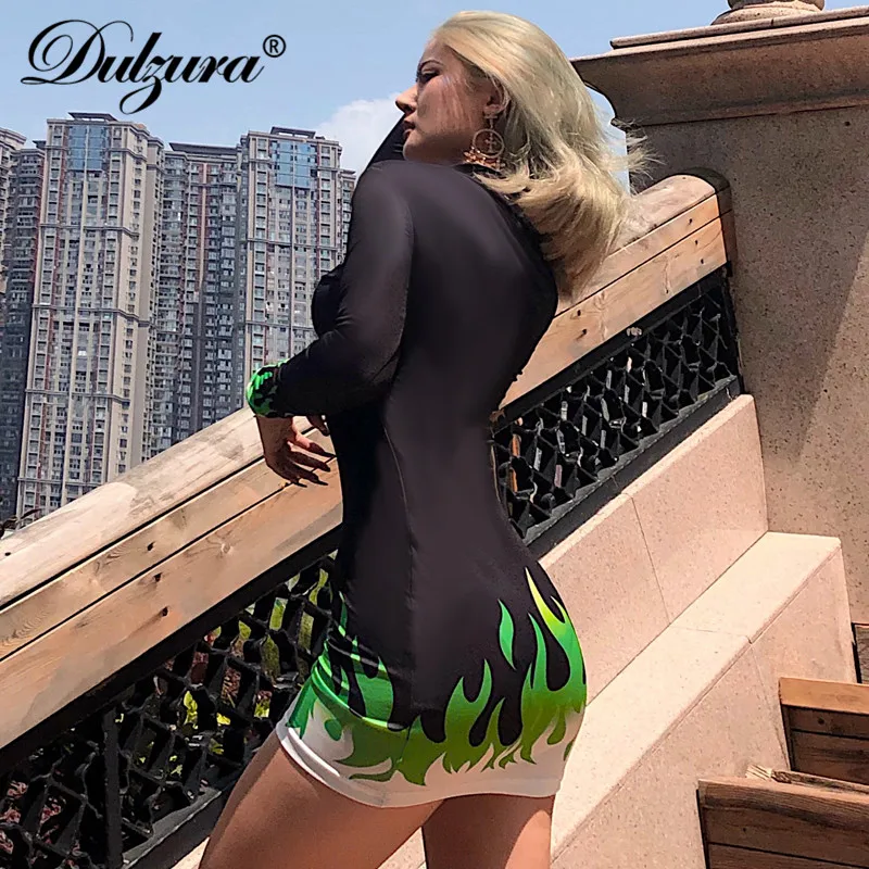 Женское мини платье Dulzura вечернее облегающее неоновое с длинным рукавом и