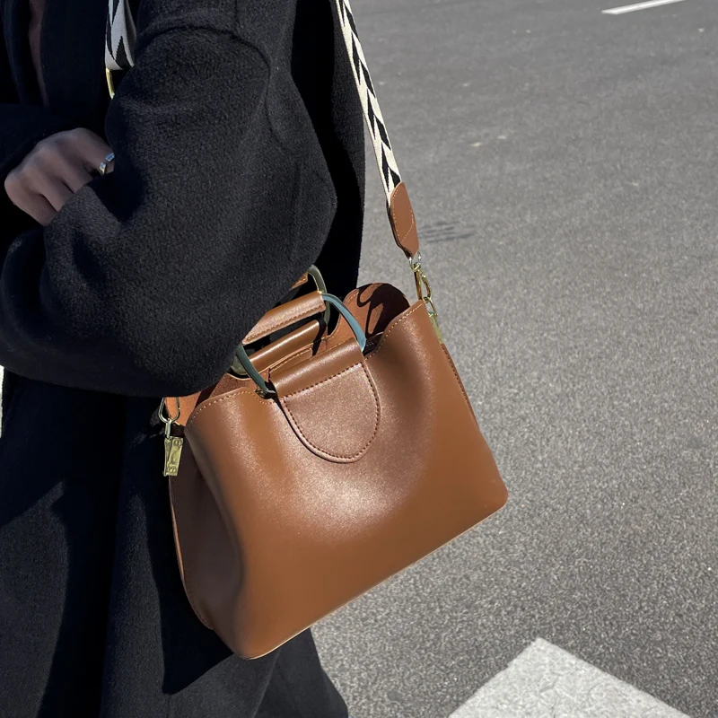 2022 весенние роскошные женские маленькие сумки через плечо из искусственной кожи