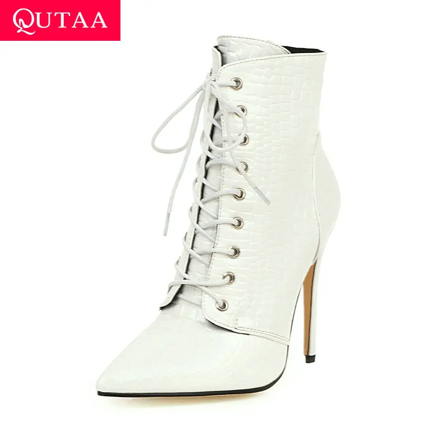 Женские ботинки до середины икры QUTAA черные из искусственной кожи на тонком