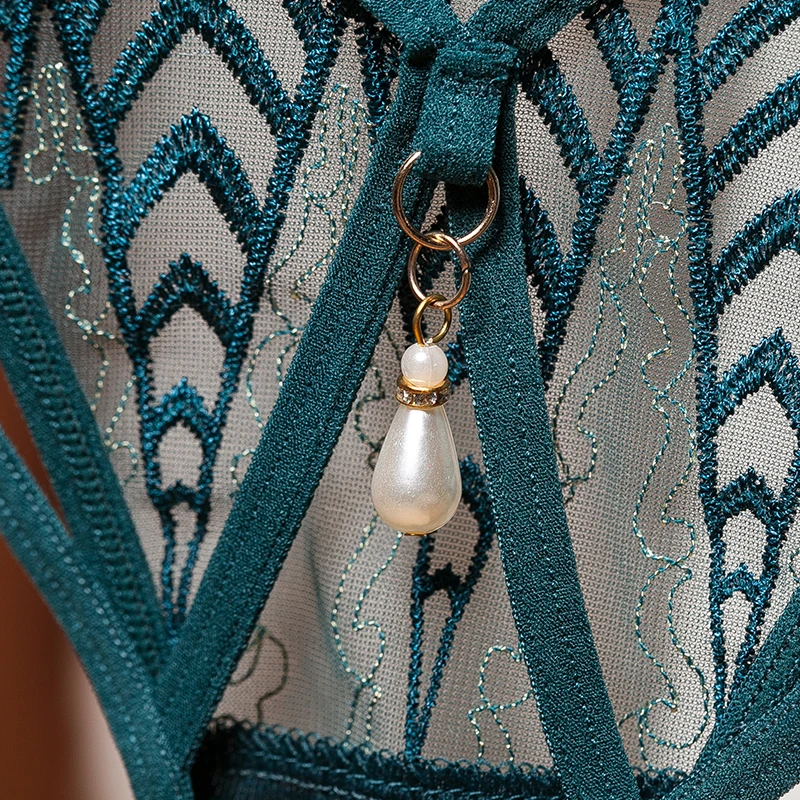 

Порно прозрачные полые трусики с перекрестным поясом T-образные сексуальные кружевные вышитые стринги женская сетчатая пряжа прозрачные ж...