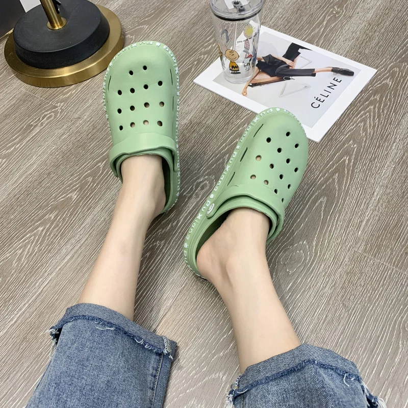 

Summer Baotou Women's Slippers Pure Color Simple Fashion Trend All-match Hole Vamp Casual Women's Slippers 2021