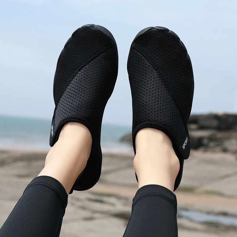 

Hot Selling Couple Low Cut Swimming Fitness Climbing Running Quick-Drying Breathable Beach Leisure Multifunctional Sports Shoes