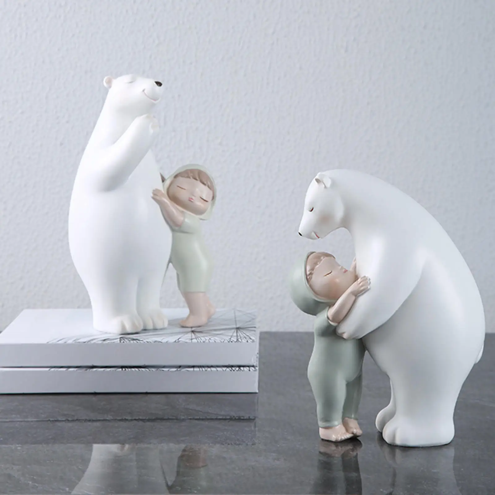 

Resin Sculpture Handcrafted Vivid Figurine Waterproof Cute Polar Bear and Baby for Wine Cabinet Decor