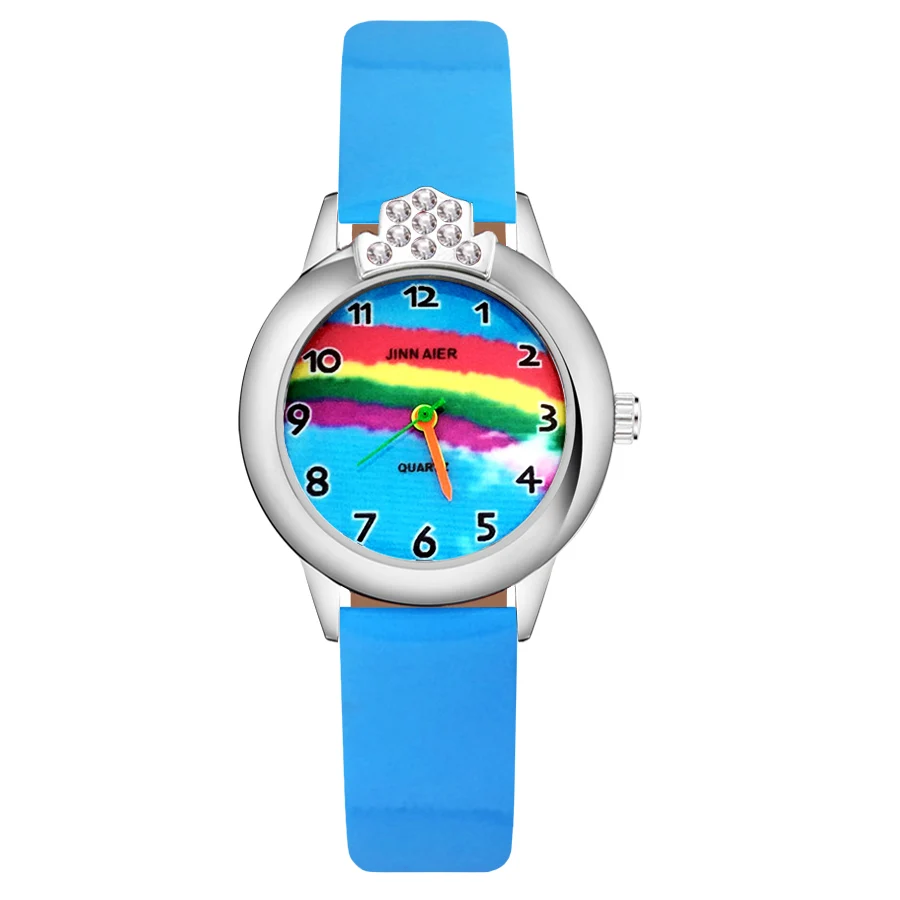 С героями мультфильмов с изображением милой радуги и украшением в виде