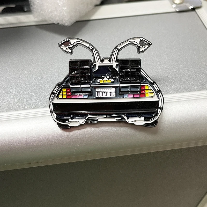Марти McFly DeLorean OUTATIME фотография путешествие машина эмалированная заколка Ретро