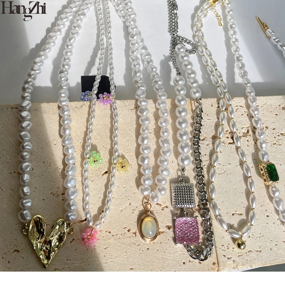 

HangZhi 2021 New Vintage Baroque Pearl Necklace Crystal Rhinestones Heart Square Pendant Collars for Women Wedding Party Jewelry