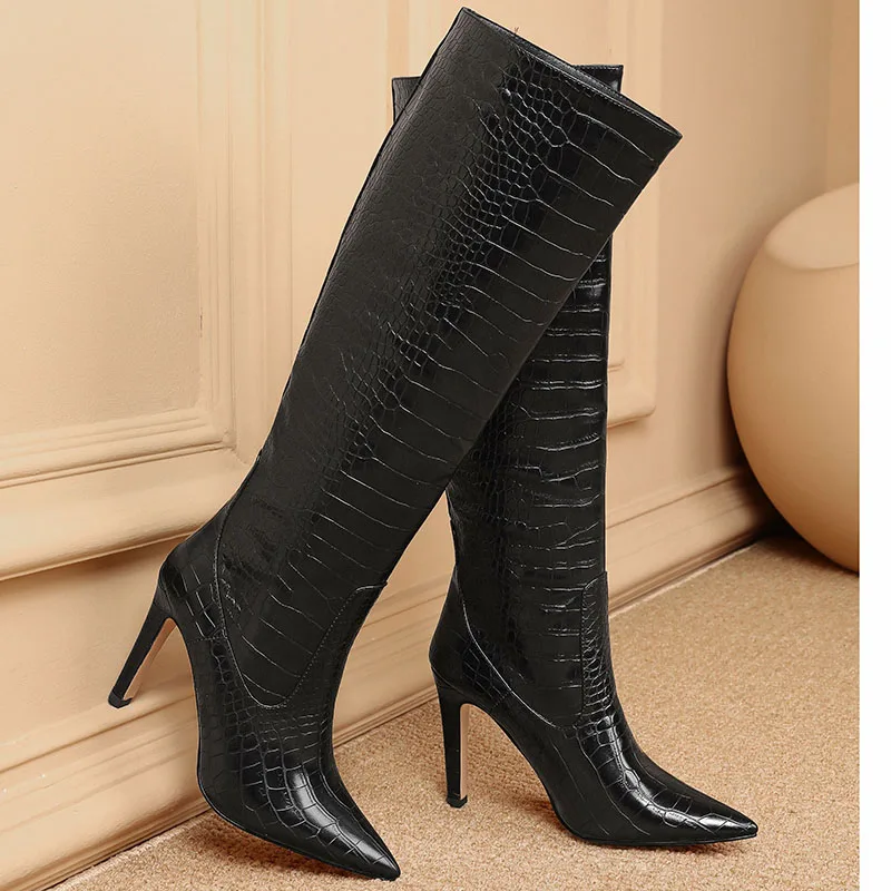 Женские высокие сапоги с острым носком на тонком каблуке FT1288 | Обувь