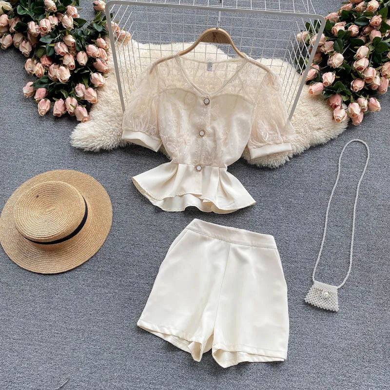 

2021 New Fashion Women V Neck Short Sleeve Sweet Lace Tops + High Waist Shorts Two-piece Summer Sets S557