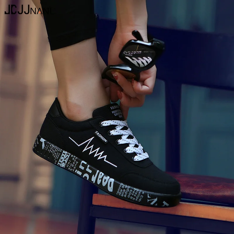 2019 весенняя женская обувь черные кроссовки повседневная на шнуровке с принтом