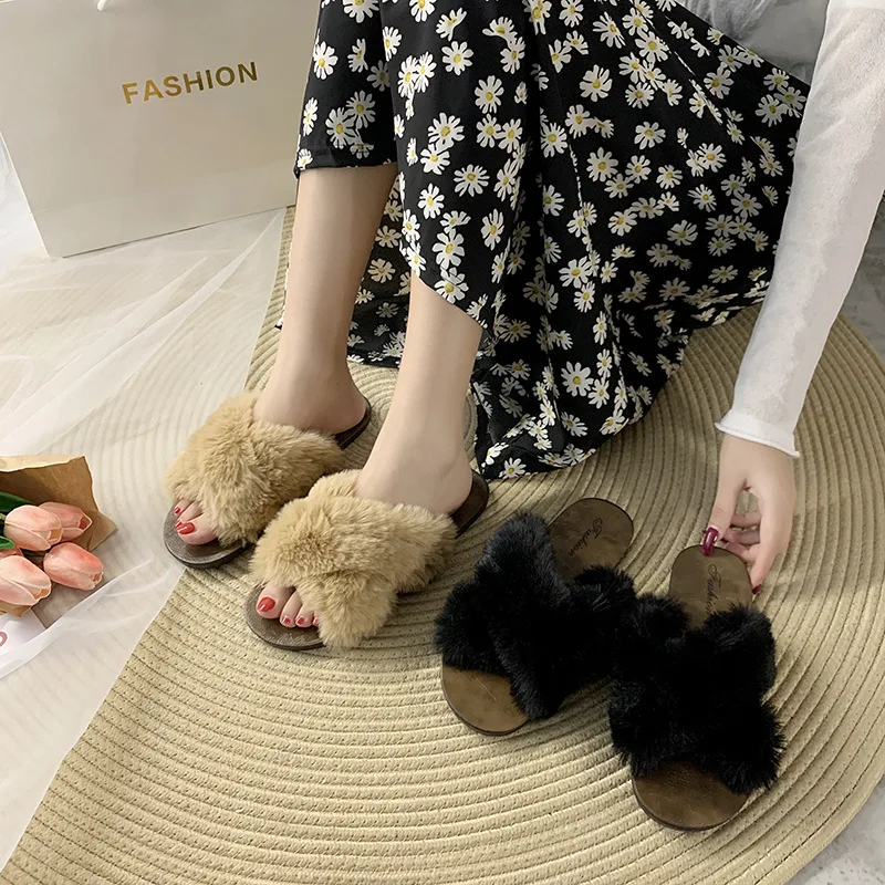 

2021 New Four Season Girls Slippers Beach Designer Flat Comfortable Fashion Platform Size 36-40 Non-slip for Party Sexy