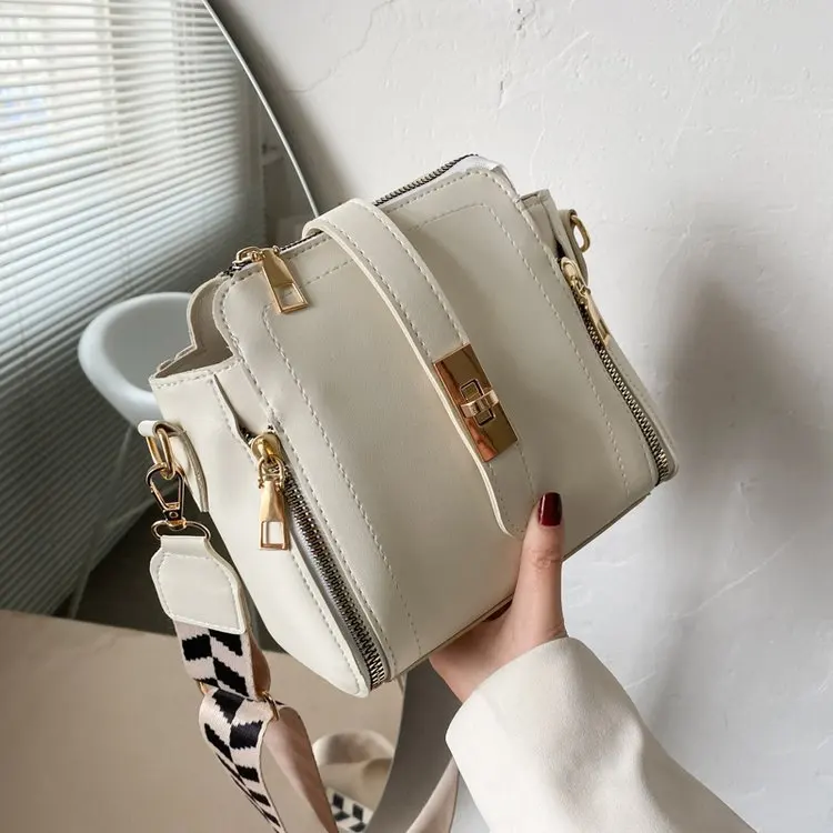 Модная женская сумка-мессенджер через плечо для девочек простые маленькие