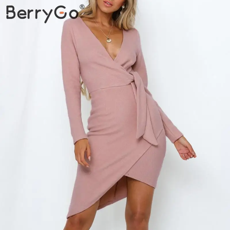 Женское вязаное платье с высокой талией BerryGo элегантное розовое v образным