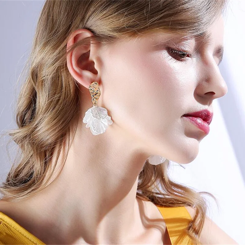 

Retro Jewelry for Women Creative Petal Pendant Long Drop Earrings 2021