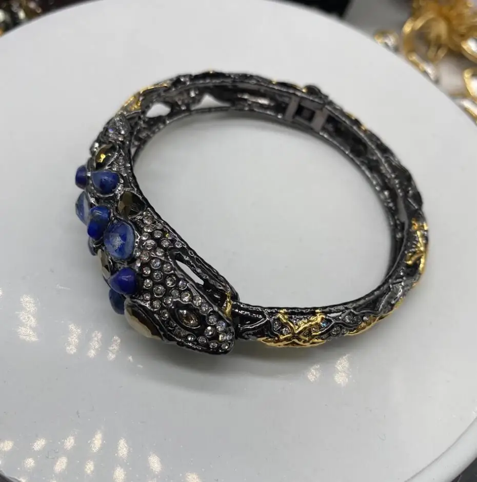 

Europe talent designers create fashionable snake series bracelets for women exaggerate black animals luxurious bangle