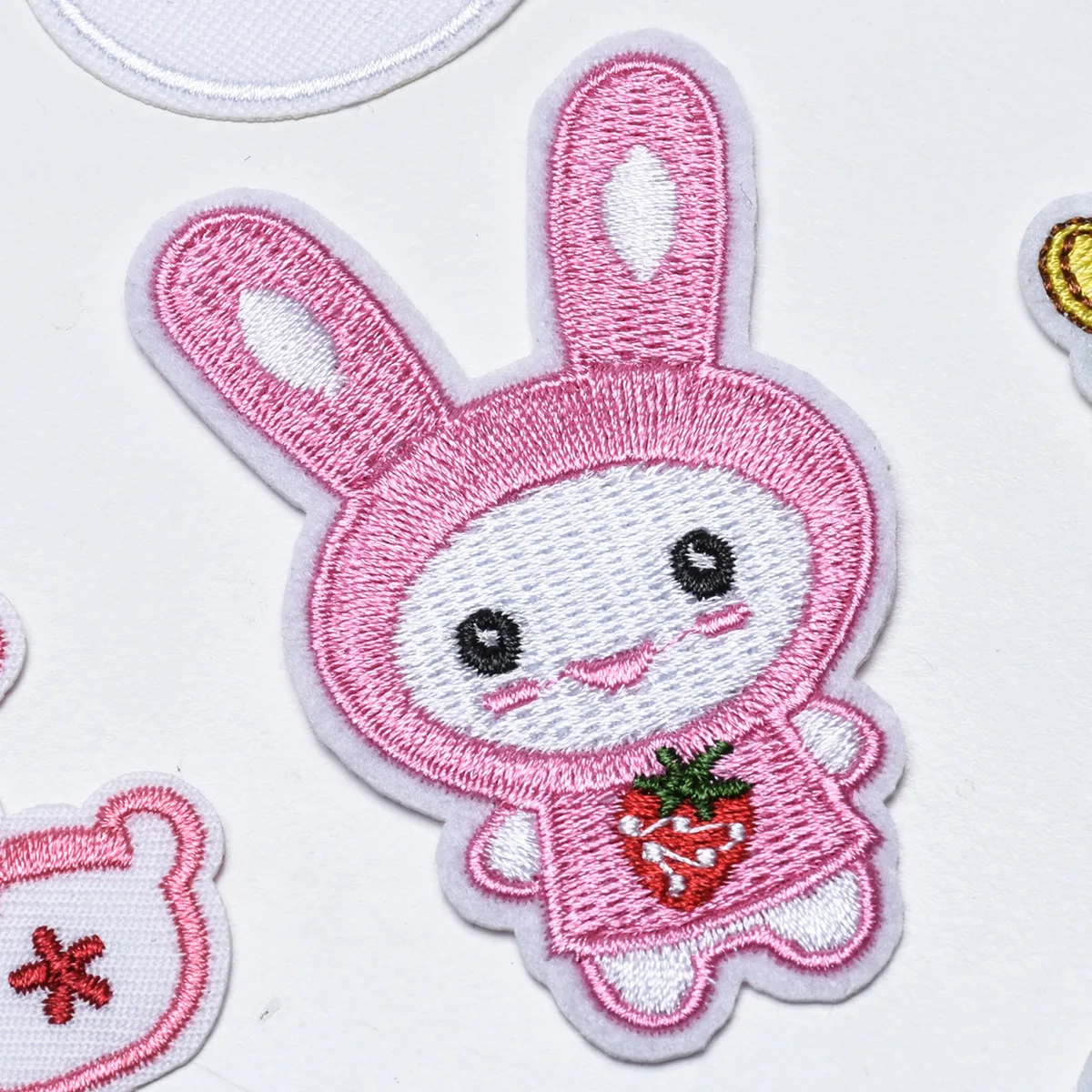 

Cartoon Cloth with Embroidery Patch, Children's Baby Decorative Decal Back Glue Ironing on Cute Rabbit Radish