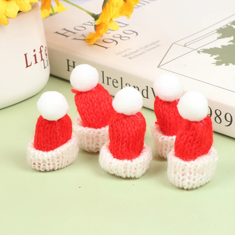 

5pcs Dollhouse Miniature Mini Red Christmas Hat Christmas Mini Woolen Small Hat DIY Craft Decor Accessories