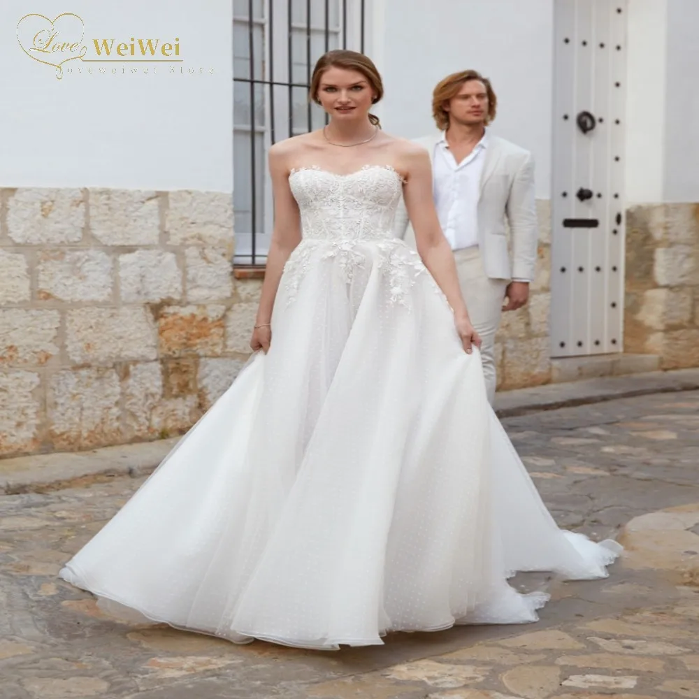 

Retro Polka Dot Wedding Dress Sweetheart Neck A-Line Sleeveless Floor Length Court Train Backless 3D Applique Vestidos De Novia