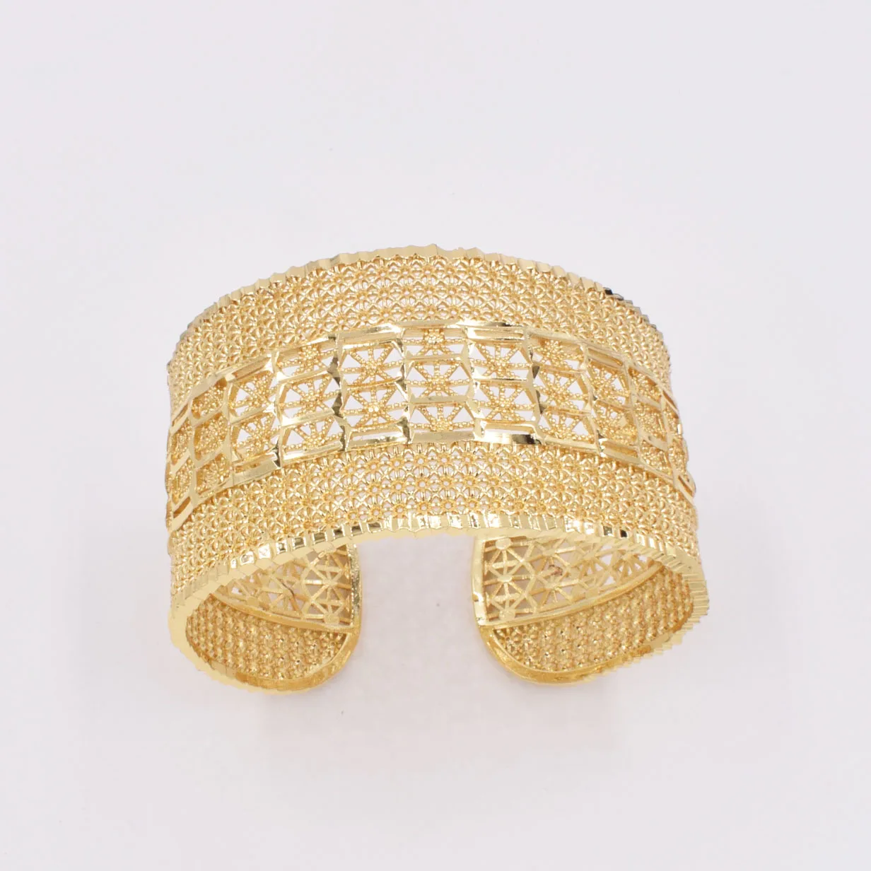 

Комплект ювелирных изделий из бисера, золотистого цвета