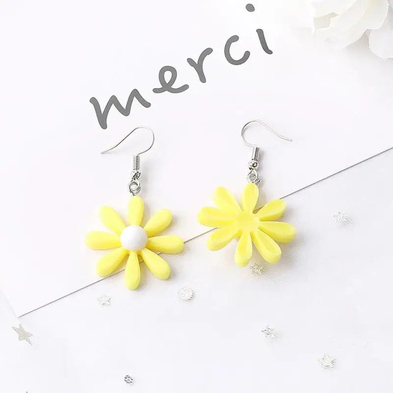 

2021 Hot Brand 4 Colors Ladies Earrings Candy Color Resin Daisy Personality Flowers Drop Earrings Jewelry women girls best Gift