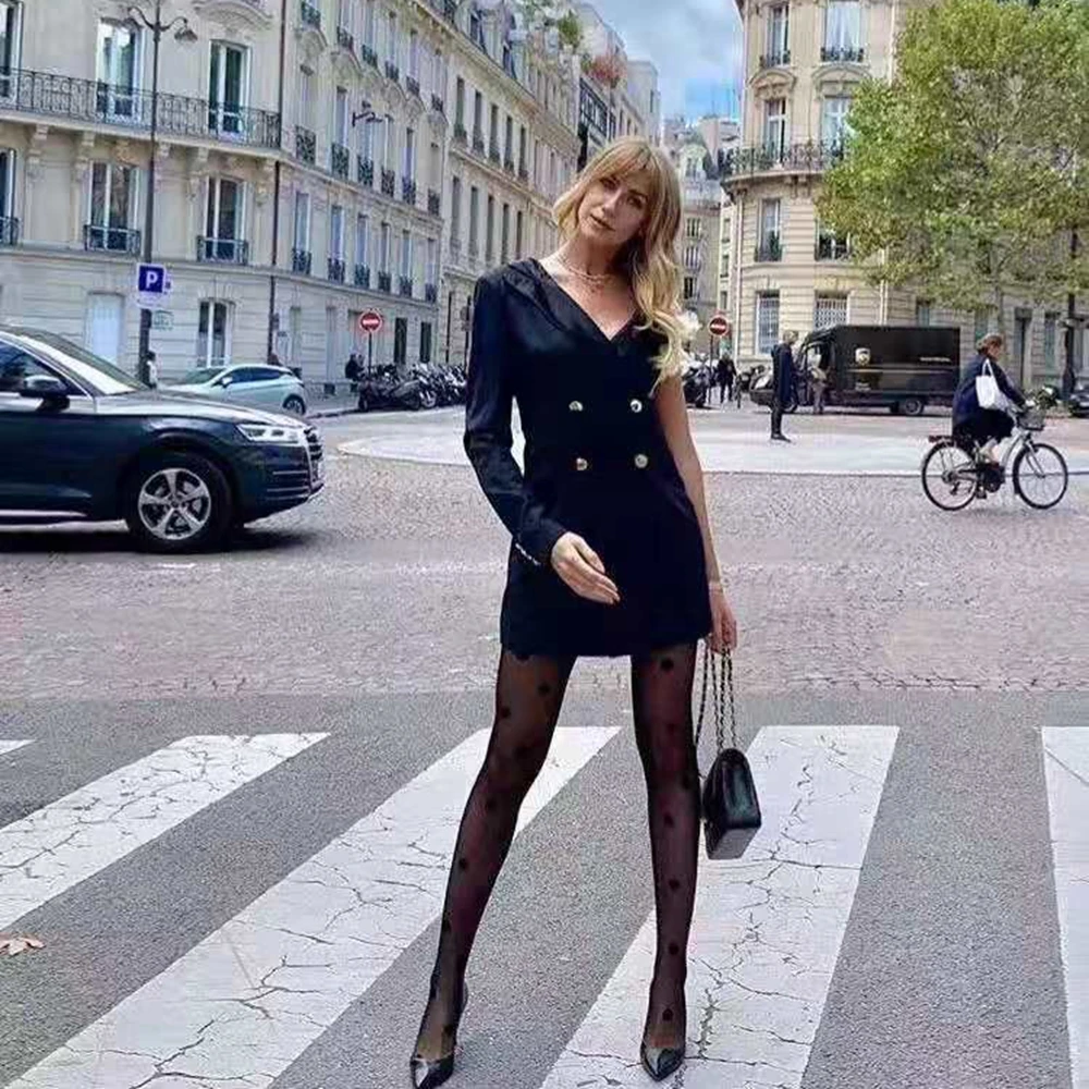 Женское мини платье на одно плечо модельное черное пуговицах праздничное