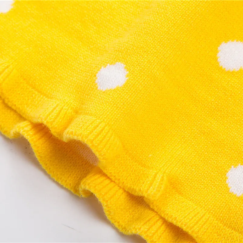 Красивое платье принцессы с длинными рукавами и героями мультфильмов осенние