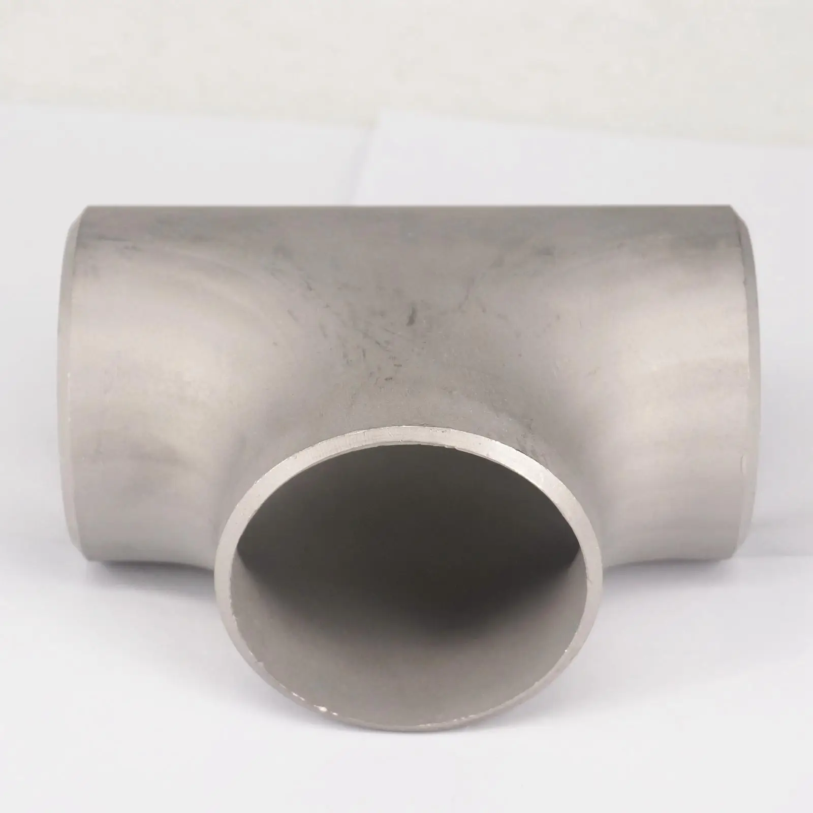 Тройник из нержавеющей стали с тремя видами сварки для труб размер 57x3 мм толщина