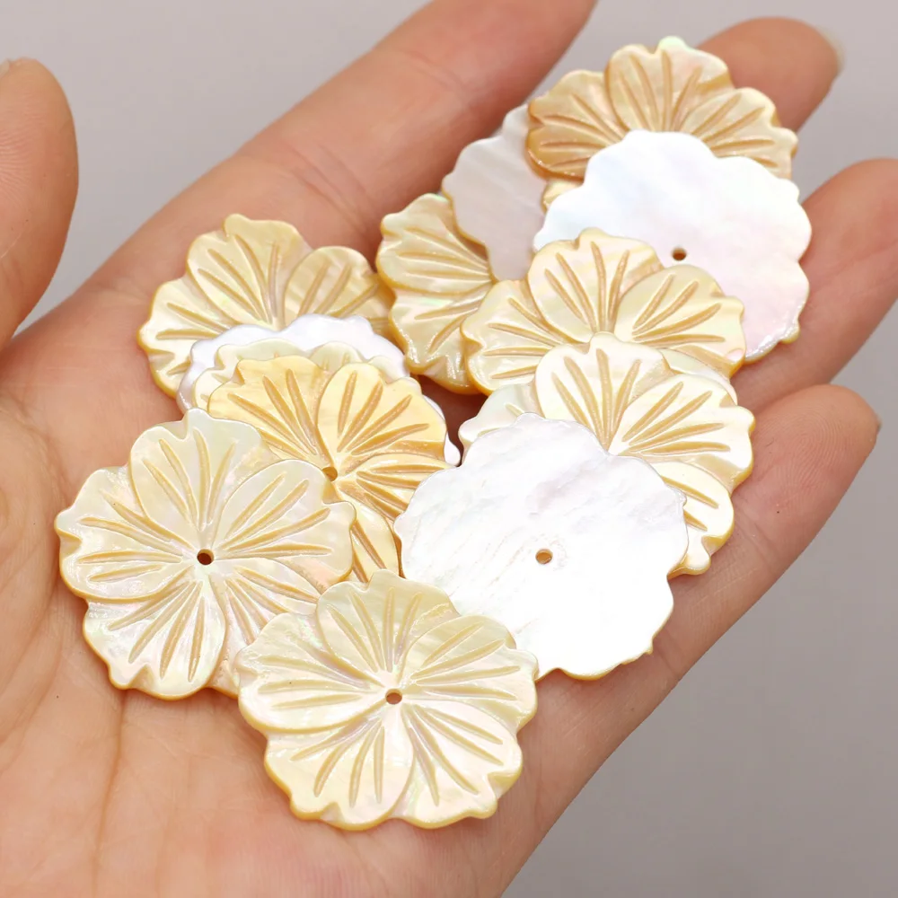

4pcs Best-selling new natural shell beads sea water flower-shaped exquisite pendant beads jewelry for making necklace bracelets