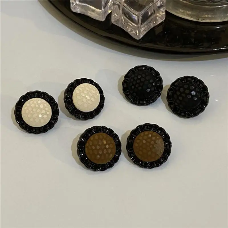 

Geometric Button Earrings Light Luxury High Sense Vintage Female Earrings Korean Niche Design Simple and Versatile Earrings