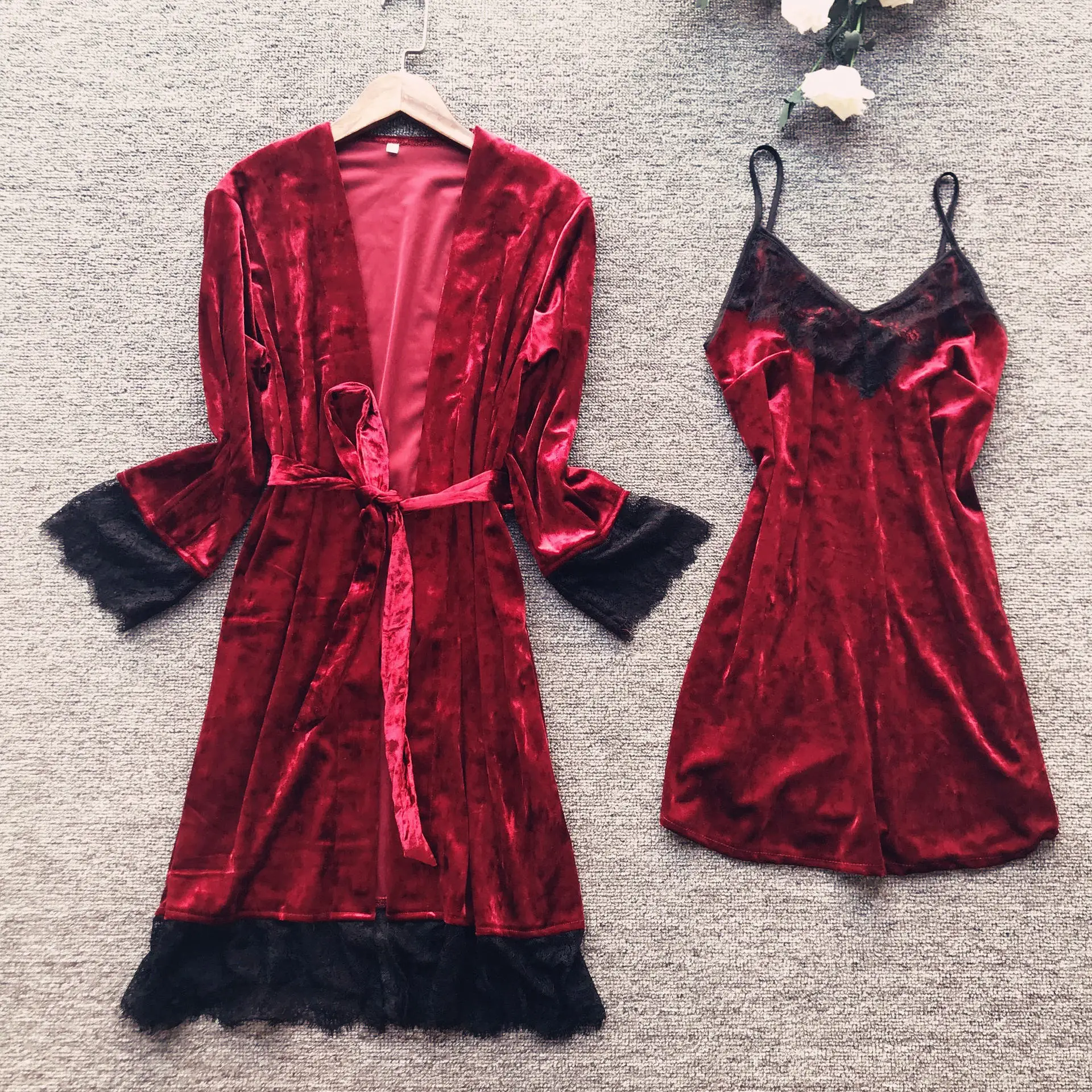 Сексуальный женский велюровый ночной халат топ на бретелях пижама M XL зима 2 шт.