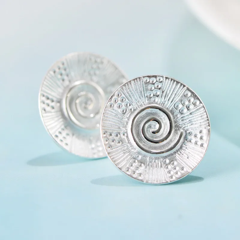 

MeibaPJ настоящие S925 Стерлинговое Серебро универсальные модные круглые волнистые маленькие свежие серьги изысканные подарки для вечерние юве...