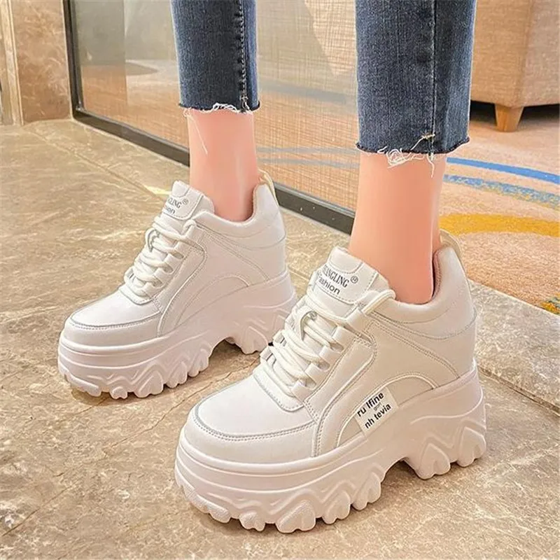 Женские зимние кроссовки на платформе теплые меховые плюшевые стельки ботильоны